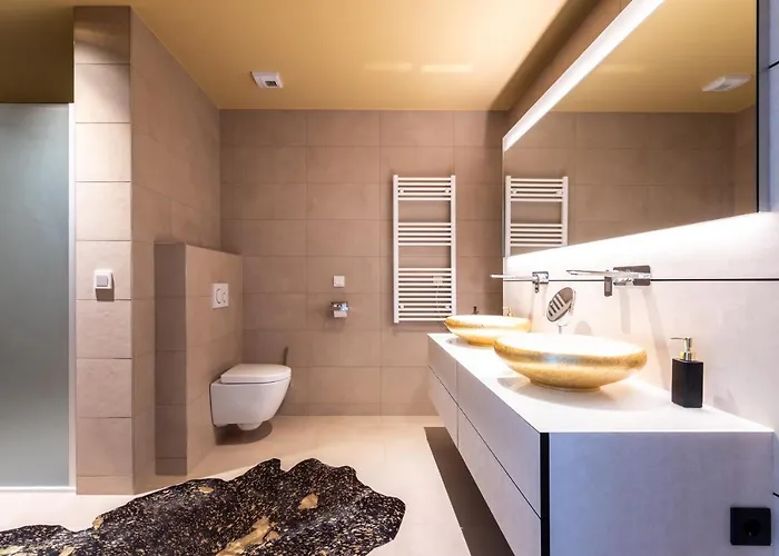 Exclusive 2br Skyline Penthouse By Hm *
