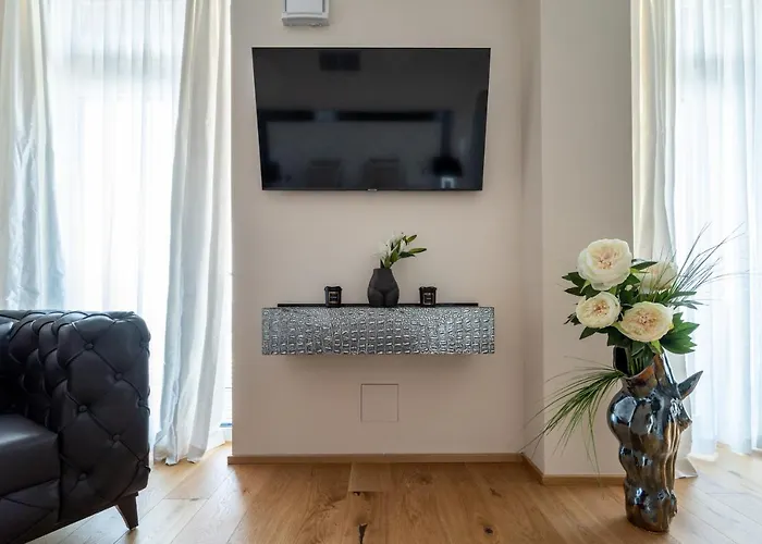 Exclusive 2br Skyline Penthouse By Hm Apartamento Viena