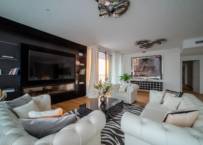 Exclusive 2br Skyline Penthouse By Hm *
