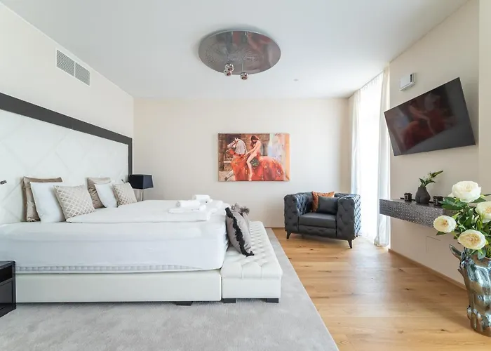 Exclusive 2br Skyline Penthouse By Hm * Viena